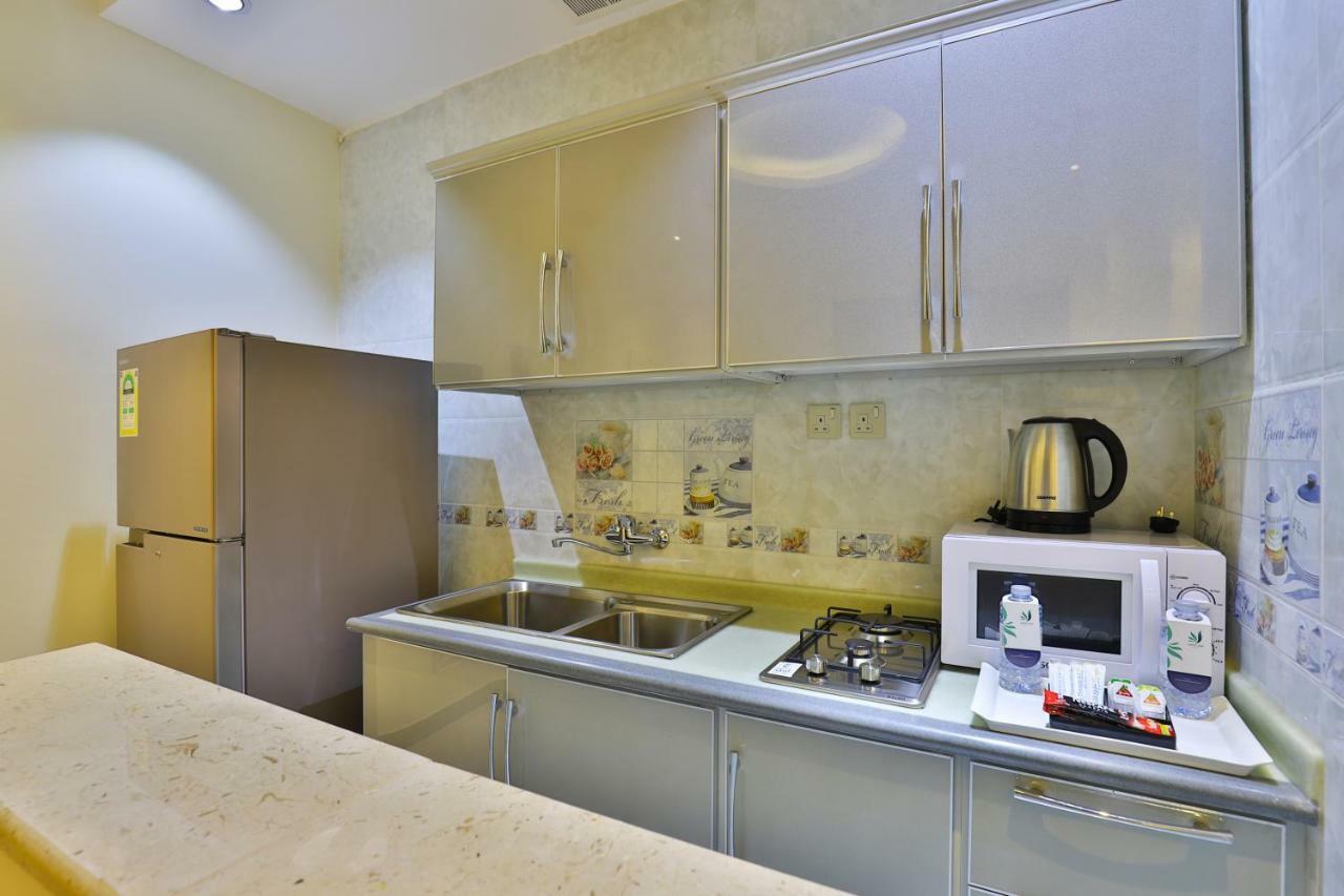 Dreams Houses Furnished Suites タブーク エクステリア 写真