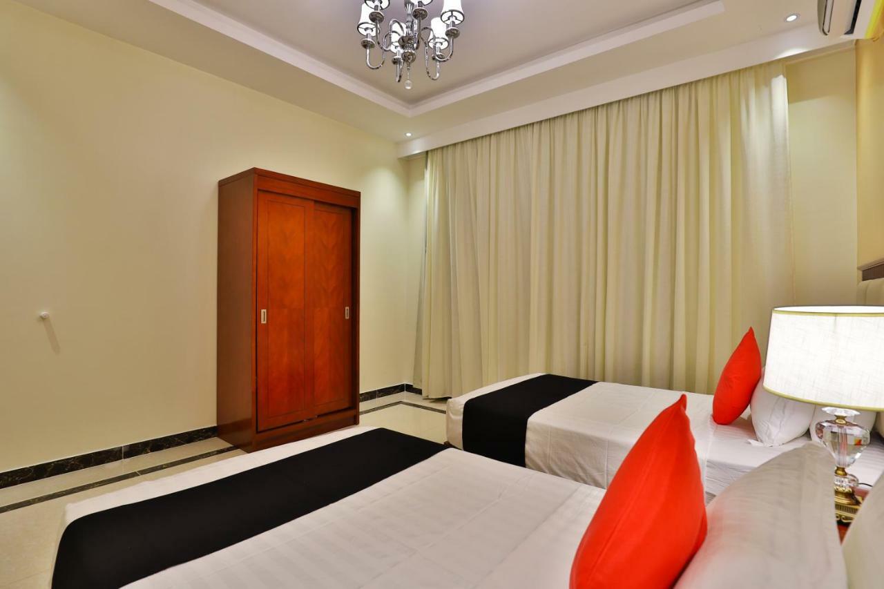Dreams Houses Furnished Suites タブーク エクステリア 写真
